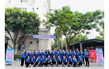 Hội viên, sinh viên Trường Đại học Vinh sôi nổi đăng kí tham gia Chương trình Tiếp sức mùa thi năm 2023